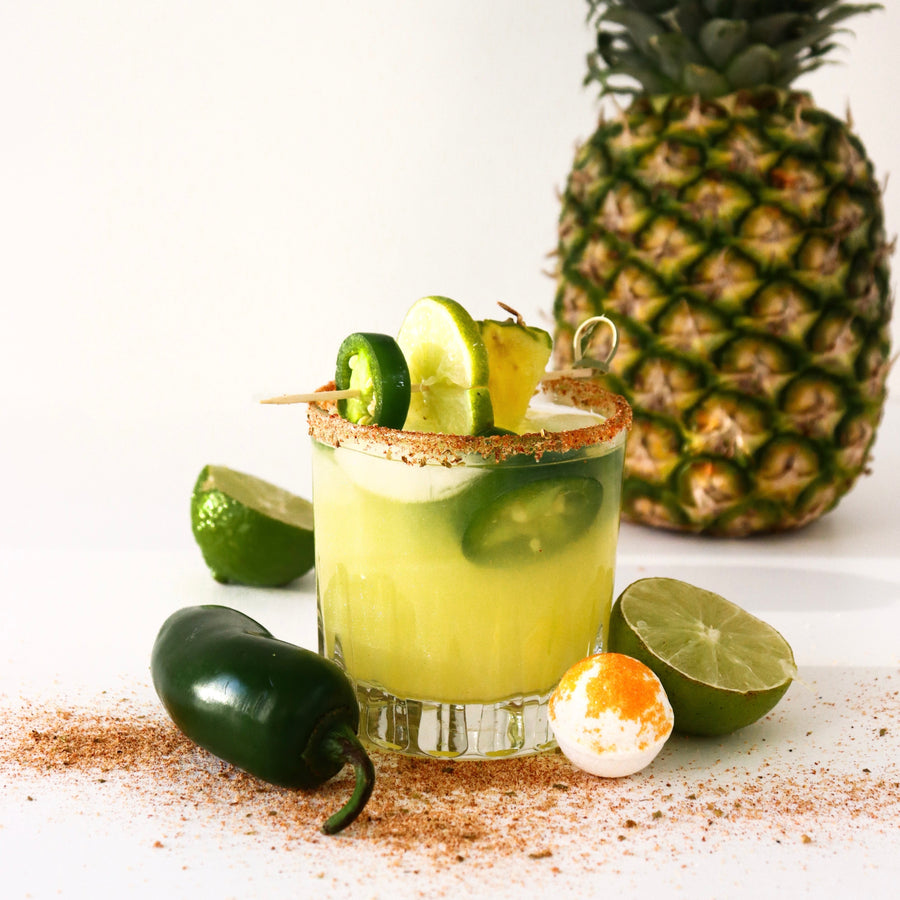 PINEAPPLE SPICY MARGARITA - COCKTAIL BOMB